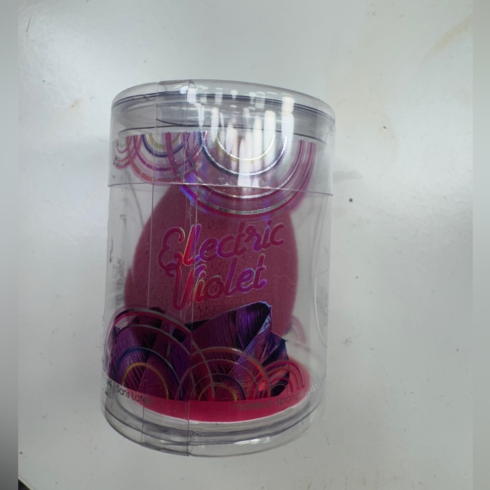 beautyblender Purple Makeup Sponge - Picture 3 of 4